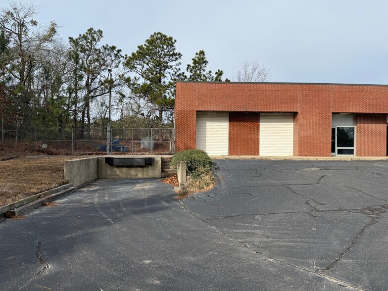 More Photos Of 150 Southmoore Ave, Aberdeen Warehouse For Lease