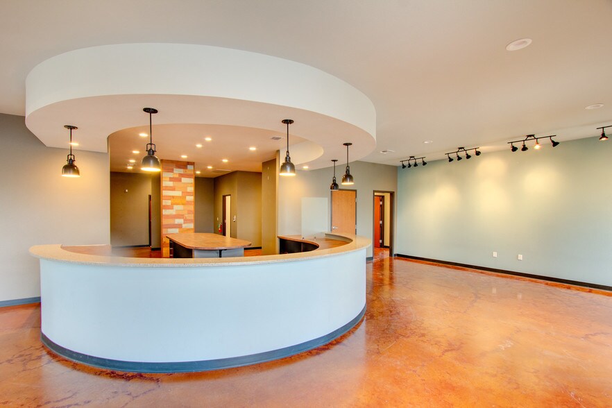 More Photos Of 2115 Stephens Pl, New Braunfels Medical For Lease