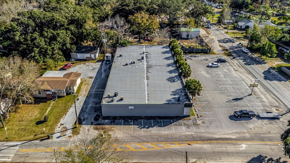 More Photos Of 4828 W Jackson St, Pensacola Storefront Retail Office For Sale