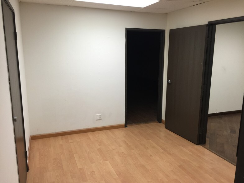 More Photos Of 7505 Jurupa Ave, Riverside Light Manufacturing For Lease