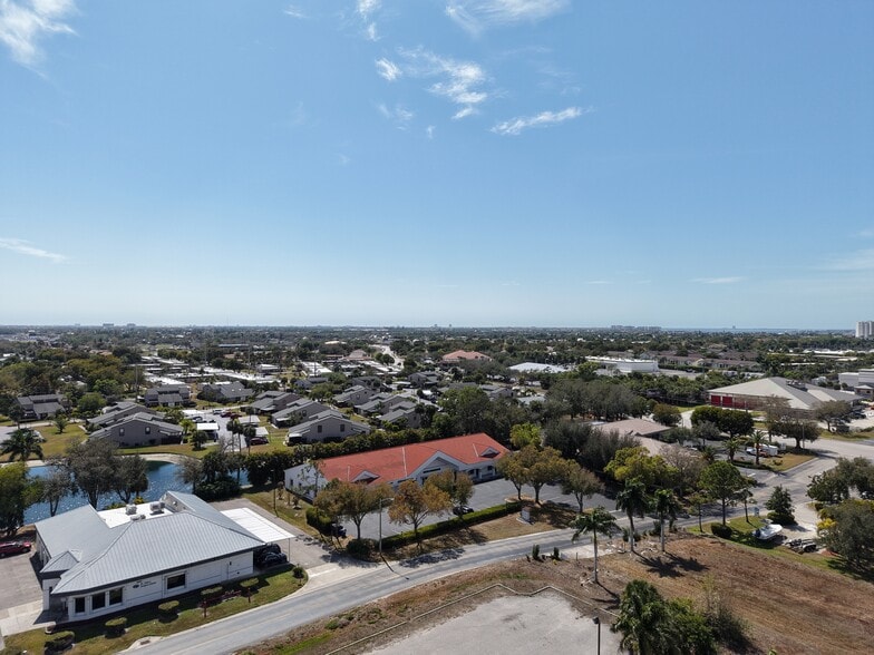 More Photos Of 8931 Conference Dr, Fort Myers Office For Lease