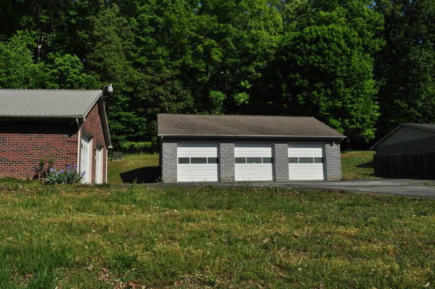 More Photos Of 6447 Rutledge Pike, Knoxville Office For Sale