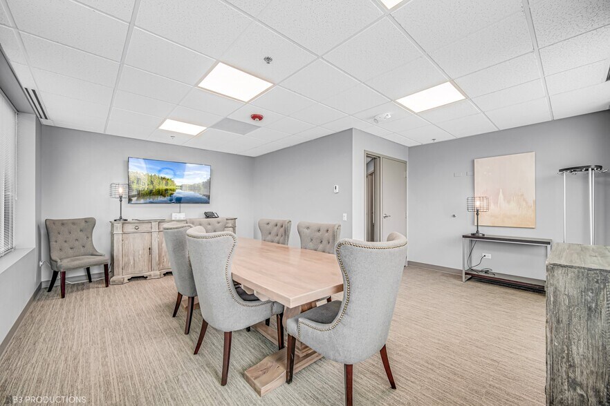 More Photos Of 18927 Hickory Creek Dr, Mokena Office For Lease