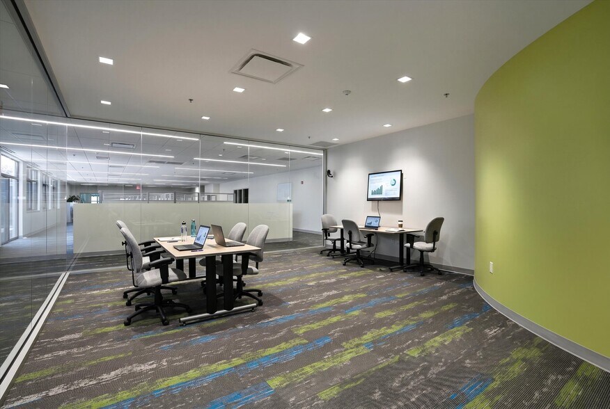 More Photos Of 15 Roszel Rd, West Windsor Office For Sale