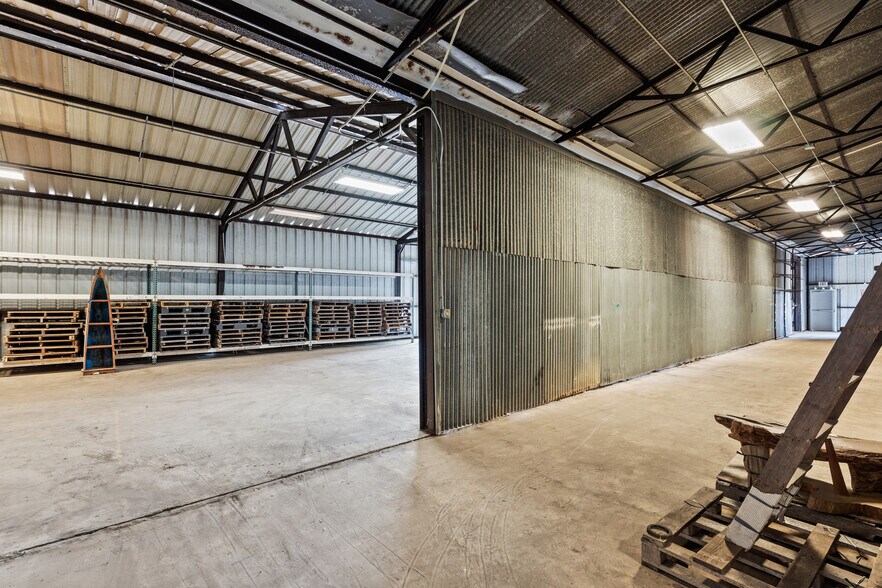 More Photos Of 8602 Broadway St, Galveston Warehouse For Sale