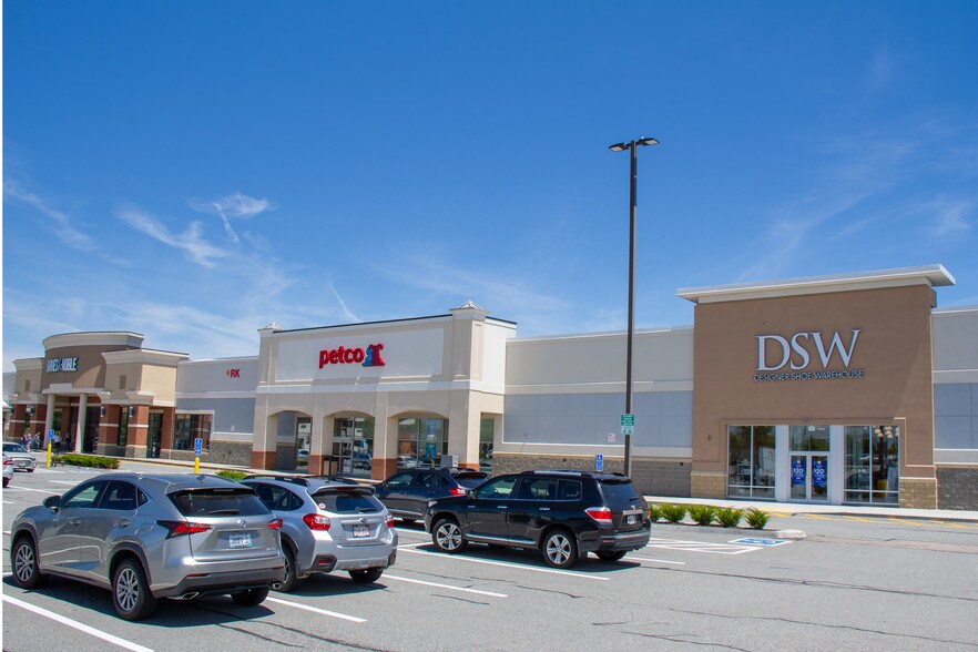 More Photos Of 1315 W Main St, Middletown Unknown For Lease