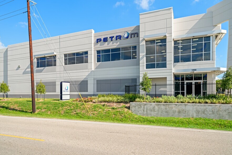 More Photos Of 1500 Aldine Western, Houston Industrial For Lease