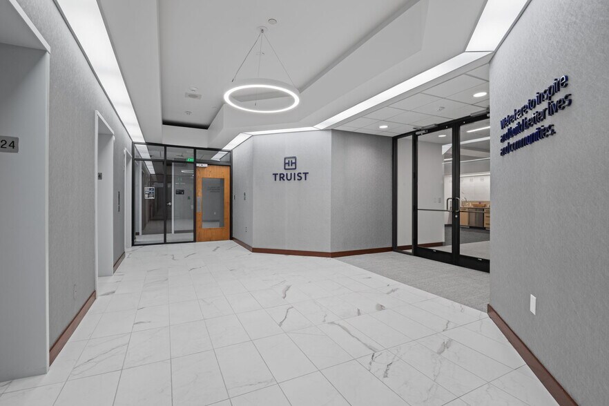 More Photos Of 900 S Gay St, Knoxville Office For Sale