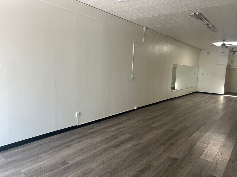 More Photos Of 5009-5015 Woodminster Ln, Oakland Storefront For Lease