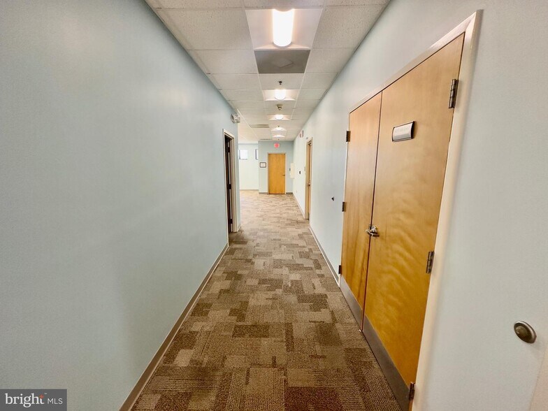 More Photos Of 1201 Pemberton Dr, Salisbury Medical For Lease