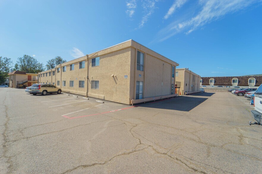 More Photos Of 12430 Oak Knoll Rd, Poway Apartments For Sale