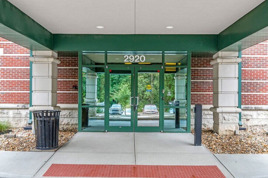 More Photos Of 2920 S McIntyre Dr, Bloomington Medical For Lease