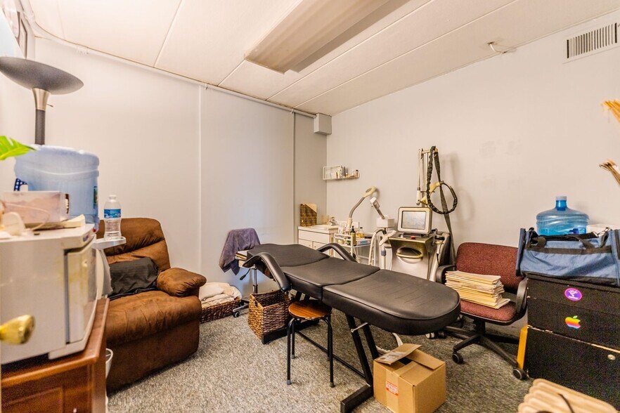 More Photos Of 12215 25th Rd, Flushing Specialty For Sale