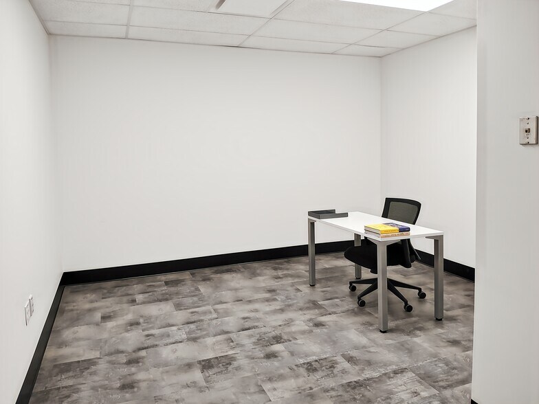 More Photos Of 455 St King, Sherbrooke Coworking Space