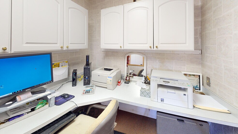 More Photos Of 721 S Michigan Ave, Howell Office Residential For Sale