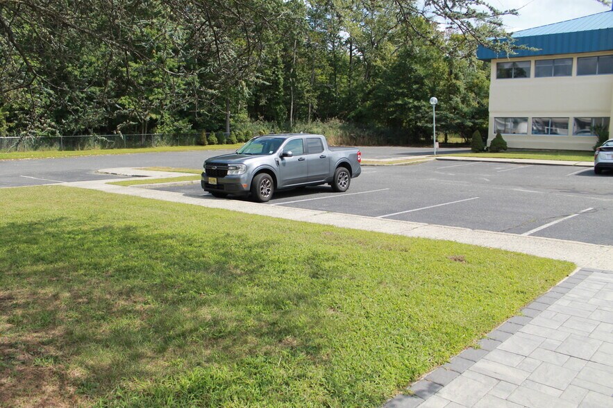 More Photos Of 3321 Doris Ave, Ocean Unknown For Lease