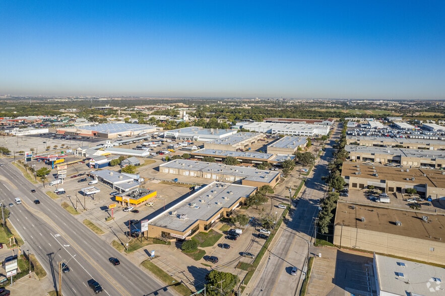 More Photos Of 10525 Newkirk St, Dallas Showroom For Sale