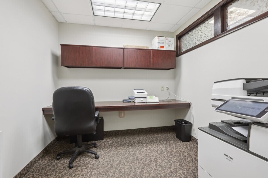 More Photos Of 401 Hamburg Turnpike, Wayne Medical For Sale