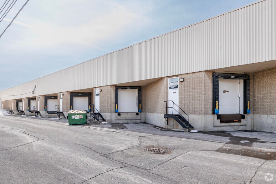More Photos Of 6325-6475 Boul des Grandes-Prairies, Montréal Unknown For Lease