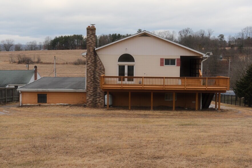 More Photos Of 1052 Centre Tpke, Orwigsburg Flex For Sale