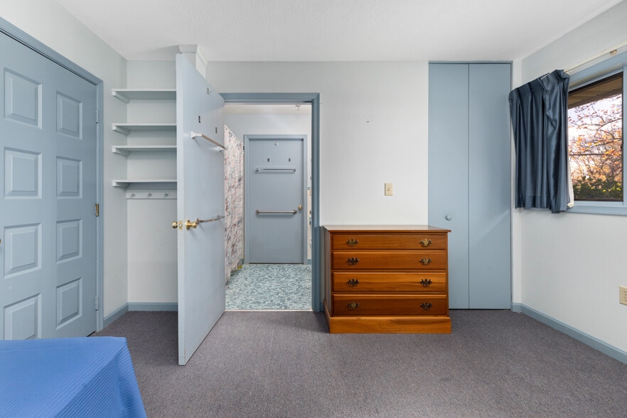 More Photos Of 218 Mill Rd, Woodstock Congregate Senior Housing For Sale