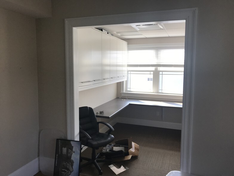 More Photos Of 32 Berwick Ct, Fairfield Warehouse For Lease
