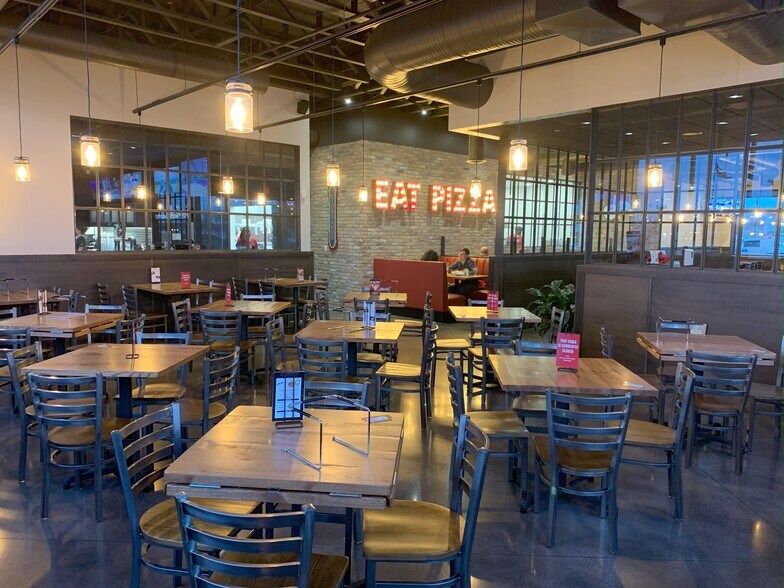 More Photos Of 10180 Diebold Rd, Fort Wayne Restaurant For Sale