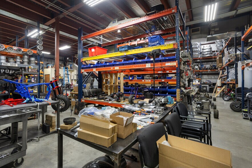 More Photos Of 1375 S Main St, Keller Warehouse For Sale