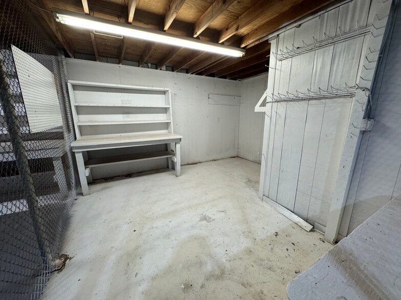 More Photos Of 9182 S US Highway 79, Palestine Service For Sale