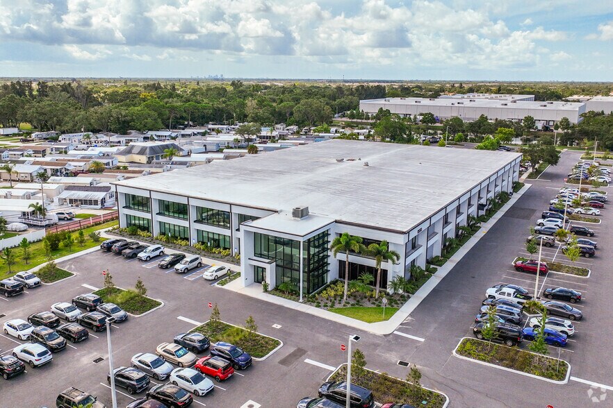 More Photos Of 8550 Ulmerton Rd, Largo Office For Lease