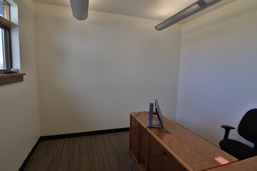 More Photos Of 502 33rd St, Cody Medical For Sale