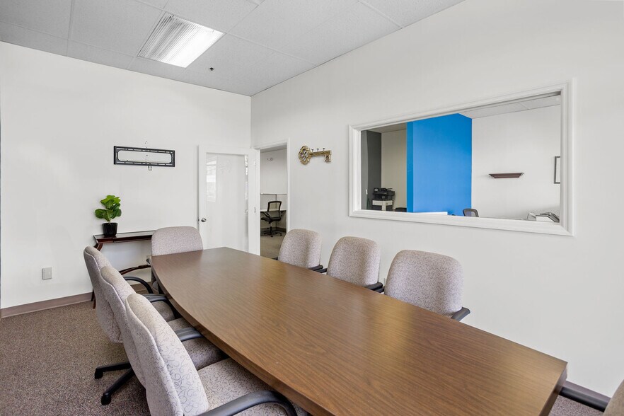 More Photos Of 1702 Mount Holly Rd, Burlington Freestanding For Lease