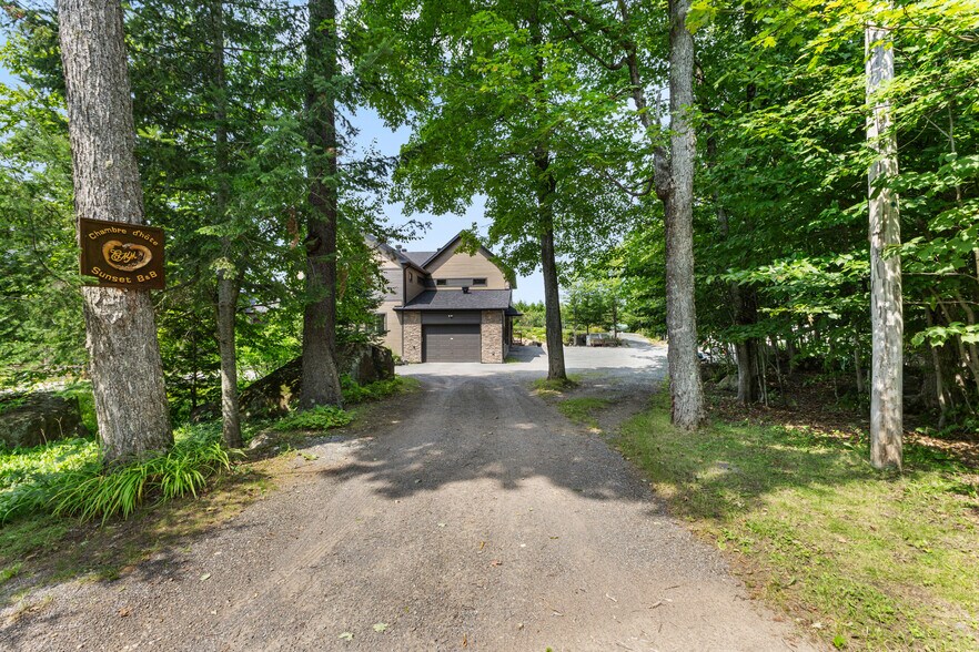 Primary Photo Of 57 Rue Allan, Brownsburg-chatham Apartments For Sale