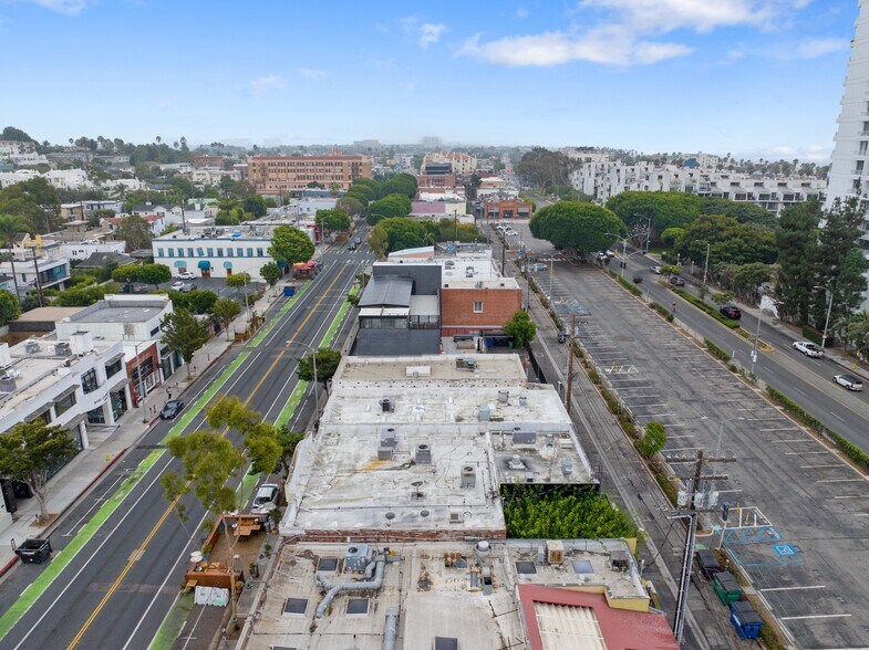 More Photos Of 2736 Main St, Santa Monica Storefront Retail Office For Lease