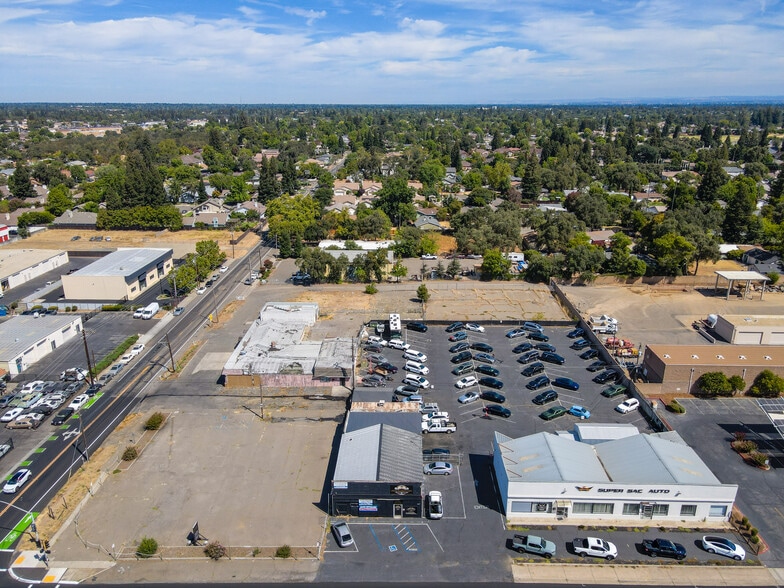 More Photos Of 7817-7829 Fair Oaks Blvd, Carmichael Auto Dealership For Sale