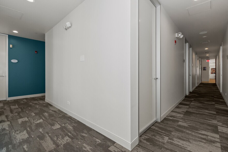 More Photos Of 2300 Chestnut Ave, Glenview Apartments For Sale