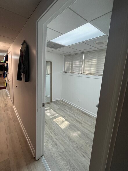 More Photos Of 113 Park Ave, Falls Church Office For Lease