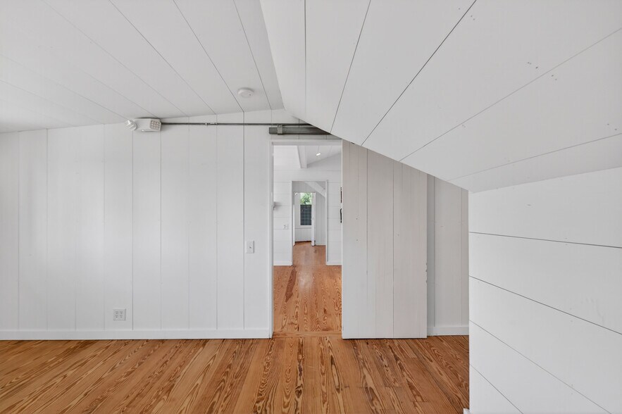 More Photos Of 208 St Marys St, Raleigh Loft Creative Space For Lease