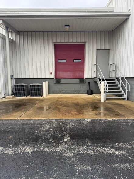 More Photos Of 5010 Gateway Dr, Medina Self Storage For Lease