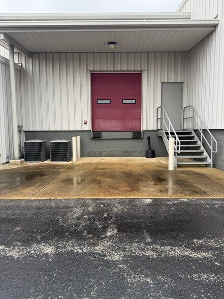 More Photos Of 5010 Gateway Dr, Medina Self Storage For Lease