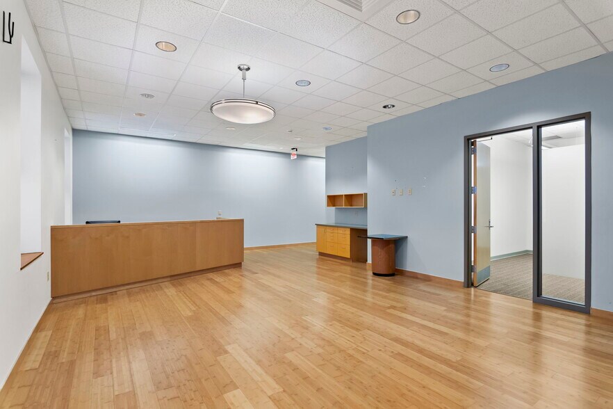 More Photos Of 15 SW Old State Capitol Plz, Springfield Office For Sale