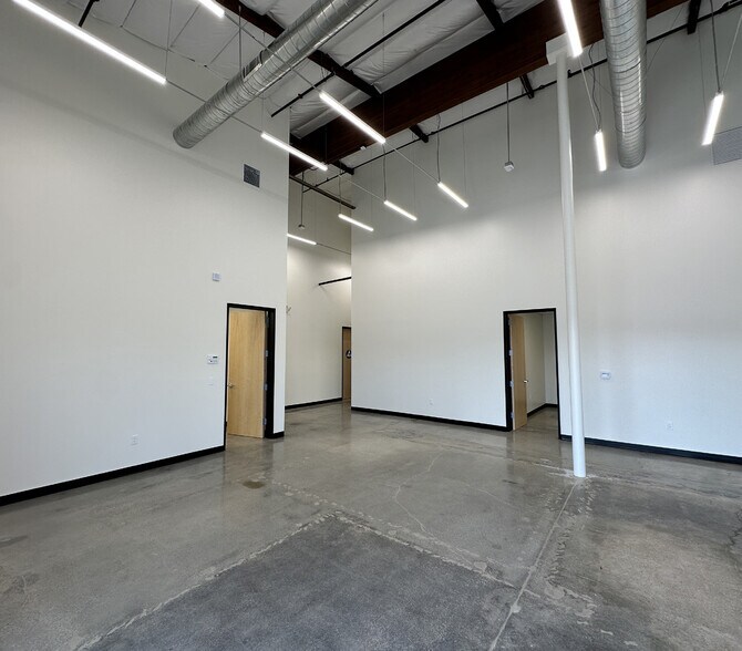 More Photos Of 15711-15777 S Broadway, Gardena Warehouse For Sale