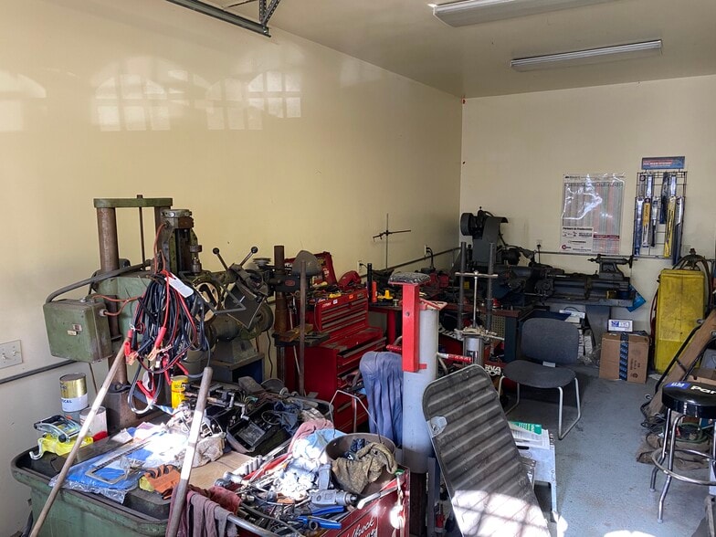 More Photos Of 4875 Black Oak Mine Rd, Garden Valley Auto Dealership For Sale