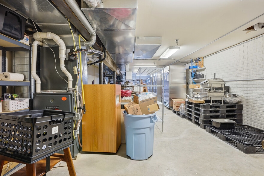 More Photos Of 116 W Main St, West Branch General Retail For Sale