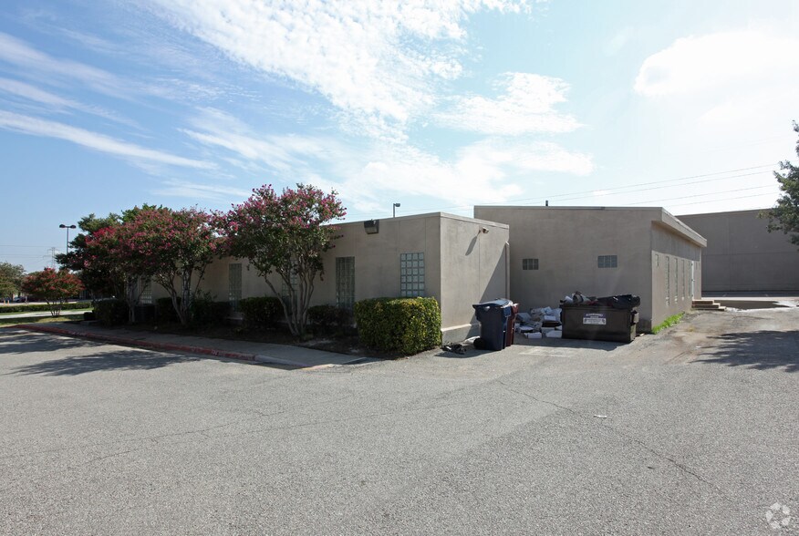 More Photos Of 2908 E Trinity Mills Rd, Carrollton Office For Lease