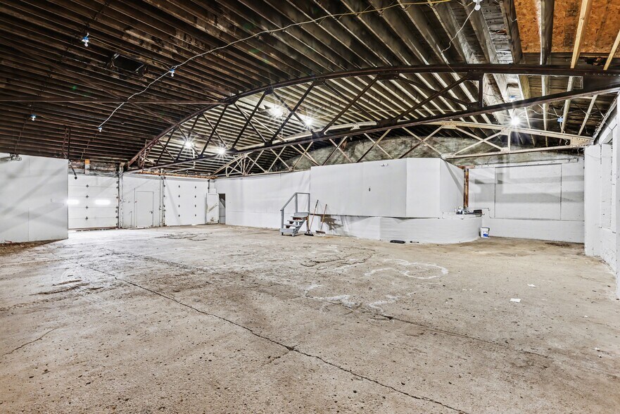 More Photos Of 801 W Main St, Owosso Office For Sale