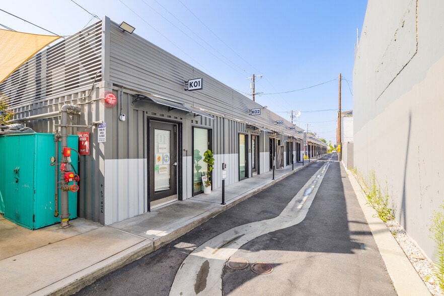 More Photos Of 358 W 38th St, Los Angeles Freestanding For Lease