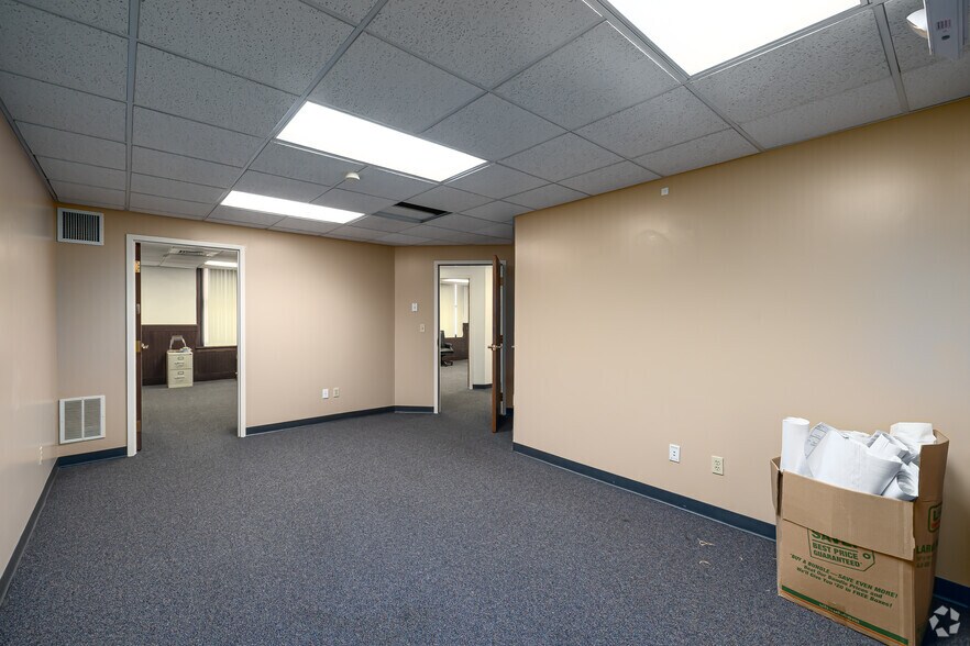 More Photos Of 114 W Main St, New Britain Unknown For Sale