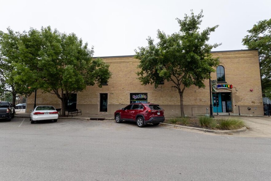 More Photos Of 117 East St, Hutto Loft Creative Space For Sale