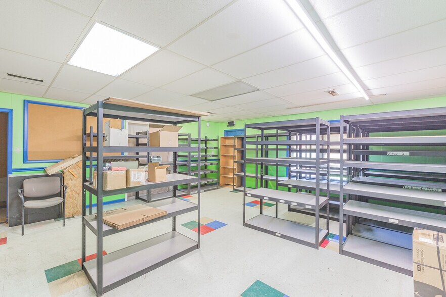 More Photos Of 300 Alamar St, Fort Oglethorpe General Retail For Sale